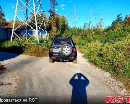 Черный Ленд Ровер Фрилендер, объемом двигателя 1.8 л и пробегом 270 тыс. км за 1950 $, фото 6 на Automoto.ua