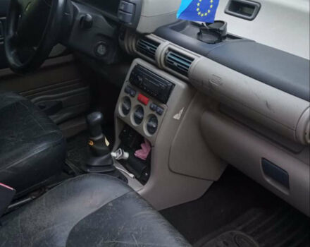 Чорний Ленд Ровер Freelander, об'ємом двигуна 1.8 л та пробігом 254 тис. км за 1900 $, фото 1 на Automoto.ua