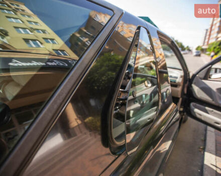 Черный Ленд Ровер Фрилендер, объемом двигателя 1.99 л и пробегом 400 тыс. км за 4500 $, фото 20 на Automoto.ua