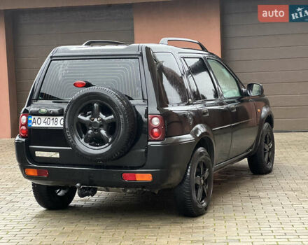 Черный Ленд Ровер Фрилендер, объемом двигателя 1.99 л и пробегом 350 тыс. км за 3950 $, фото 4 на Automoto.ua