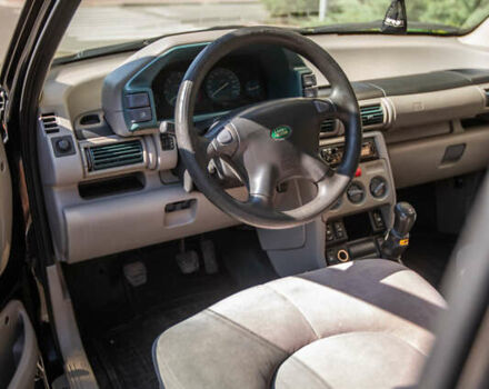 Черный Ленд Ровер Фрилендер, объемом двигателя 1.99 л и пробегом 400 тыс. км за 4500 $, фото 31 на Automoto.ua