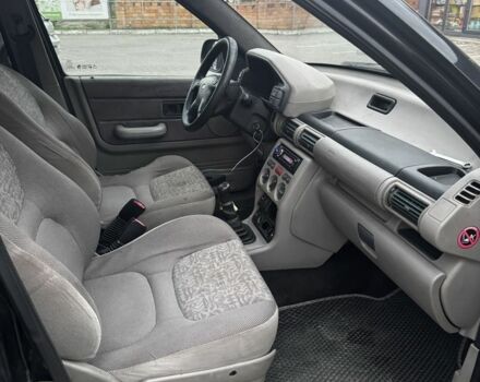 Черный Ленд Ровер Фрилендер, объемом двигателя 2 л и пробегом 100 тыс. км за 4590 $, фото 8 на Automoto.ua