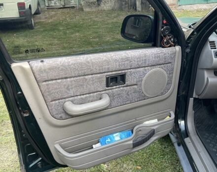 Черный Ленд Ровер Фрилендер, объемом двигателя 0 л и пробегом 365 тыс. км за 3000 $, фото 8 на Automoto.ua