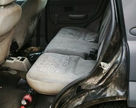 Черный Ленд Ровер Фрилендер, объемом двигателя 2 л и пробегом 300 тыс. км за 2800 $, фото 6 на Automoto.ua