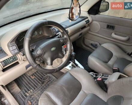 Черный Ленд Ровер Фрилендер, объемом двигателя 2 л и пробегом 278 тыс. км за 3500 $, фото 5 на Automoto.ua