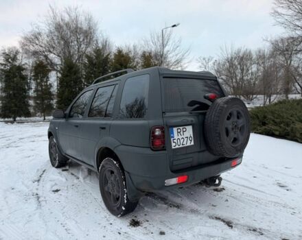 Черный Ленд Ровер Фрилендер, объемом двигателя 2 л и пробегом 150 тыс. км за 2700 $, фото 4 на Automoto.ua