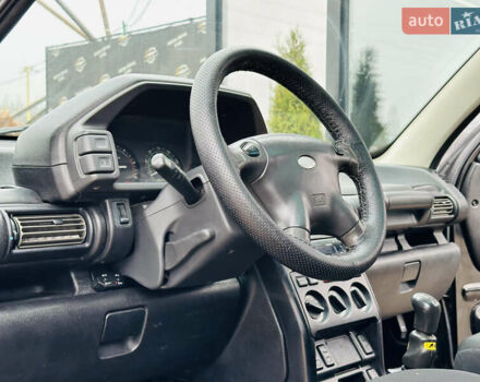 Черный Ленд Ровер Фрилендер, объемом двигателя 2 л и пробегом 234 тыс. км за 7300 $, фото 13 на Automoto.ua