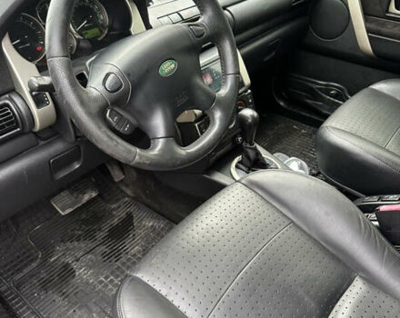 Черный Ленд Ровер Фрилендер, объемом двигателя 2.5 л и пробегом 130 тыс. км за 6500 $, фото 3 на Automoto.ua