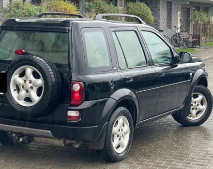 Черный Ленд Ровер Фрилендер, объемом двигателя 2 л и пробегом 290 тыс. км за 3262 $, фото 2 на Automoto.ua