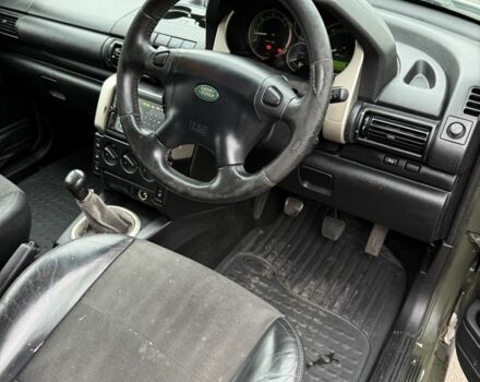 Черный Ленд Ровер Фрилендер, объемом двигателя 2 л и пробегом 280 тыс. км за 2600 $, фото 12 на Automoto.ua