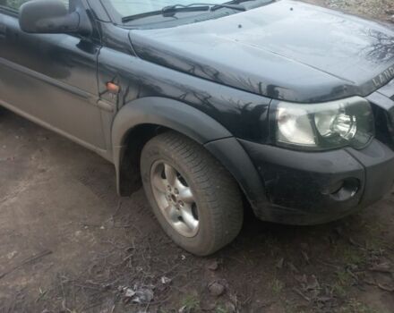 Черный Ленд Ровер Фрилендер, объемом двигателя 2 л и пробегом 177 тыс. км за 4600 $, фото 2 на Automoto.ua