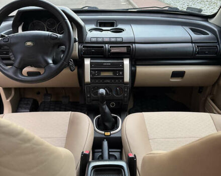 Чорний Ленд Ровер Freelander, об'ємом двигуна 1.95 л та пробігом 213 тис. км за 7700 $, фото 6 на Automoto.ua