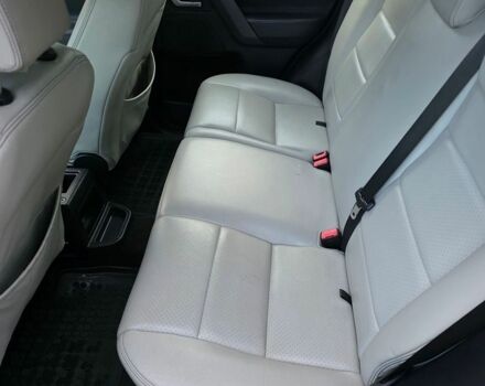 Чорний Ленд Ровер Freelander, об'ємом двигуна 2.18 л та пробігом 225 тис. км за 11200 $, фото 16 на Automoto.ua