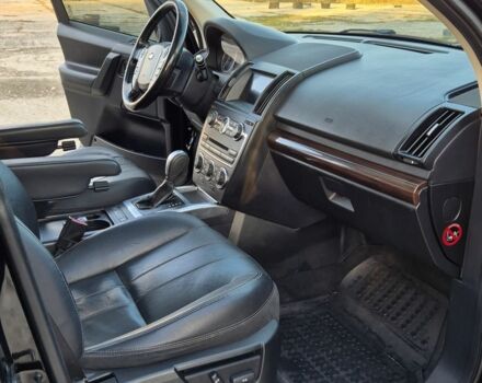 Черный Ленд Ровер Фрилендер, объемом двигателя 2 л и пробегом 200 тыс. км за 14278 $, фото 5 на Automoto.ua