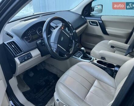 Черный Ленд Ровер Фрилендер, объемом двигателя 2.18 л и пробегом 230 тыс. км за 13000 $, фото 6 на Automoto.ua