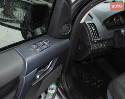 Чорний Ленд Ровер Freelander, об'ємом двигуна 2.18 л та пробігом 197 тис. км за 11450 $, фото 10 на Automoto.ua