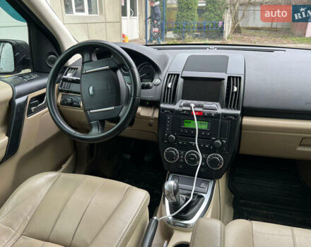 Черный Ленд Ровер Фрилендер, объемом двигателя 2.18 л и пробегом 232 тыс. км за 13500 $, фото 8 на Automoto.ua