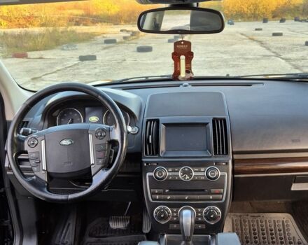 Черный Ленд Ровер Фрилендер, объемом двигателя 2 л и пробегом 200 тыс. км за 14278 $, фото 7 на Automoto.ua