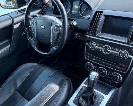 Черный Ленд Ровер Фрилендер, объемом двигателя 2 л и пробегом 211 тыс. км за 12400 $, фото 8 на Automoto.ua