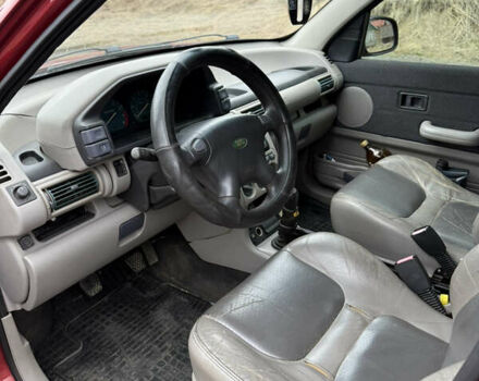 Червоний Ленд Ровер Freelander, об'ємом двигуна 1.8 л та пробігом 200 тис. км за 4599 $, фото 8 на Automoto.ua
