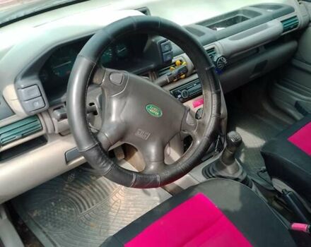 Червоний Ленд Ровер Freelander, об'ємом двигуна 1.99 л та пробігом 200 тис. км за 5000 $, фото 1 на Automoto.ua