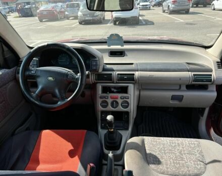 Червоний Ленд Ровер Freelander, об'ємом двигуна 2 л та пробігом 250 тис. км за 2990 $, фото 7 на Automoto.ua