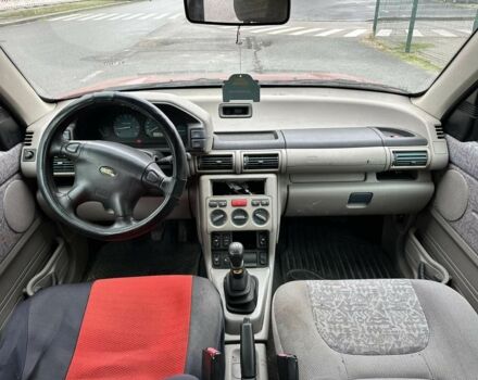 Червоний Ленд Ровер Freelander, об'ємом двигуна 2 л та пробігом 290 тис. км за 2500 $, фото 5 на Automoto.ua