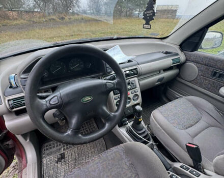 Червоний Ленд Ровер Freelander, об'ємом двигуна 2 л та пробігом 165 тис. км за 3800 $, фото 7 на Automoto.ua