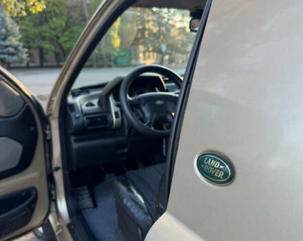 Желтый Ленд Ровер Фрилендер, объемом двигателя 1.95 л и пробегом 364 тыс. км за 7000 $, фото 9 на Automoto.ua