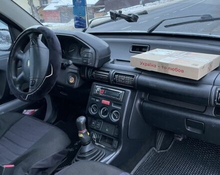 Серый Ленд Ровер Фрилендер, объемом двигателя 1.8 л и пробегом 165 тыс. км за 5200 $, фото 3 на Automoto.ua