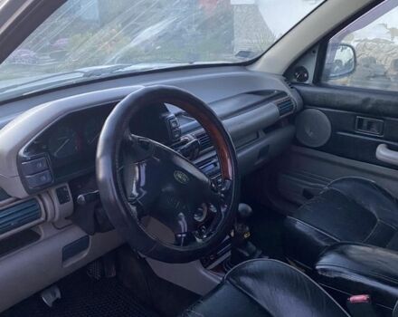 Серый Ленд Ровер Фрилендер, объемом двигателя 1.8 л и пробегом 238 тыс. км за 5000 $, фото 3 на Automoto.ua