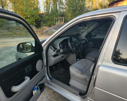 Серый Ленд Ровер Фрилендер, объемом двигателя 2 л и пробегом 300 тыс. км за 3300 $, фото 3 на Automoto.ua