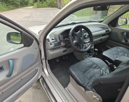Сірий Ленд Ровер Freelander, об'ємом двигуна 1.8 л та пробігом 300 тис. км за 5700 $, фото 11 на Automoto.ua
