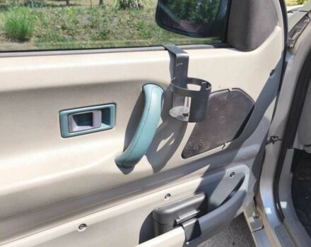 Серый Ленд Ровер Фрилендер, объемом двигателя 2 л и пробегом 354 тыс. км за 5000 $, фото 5 на Automoto.ua