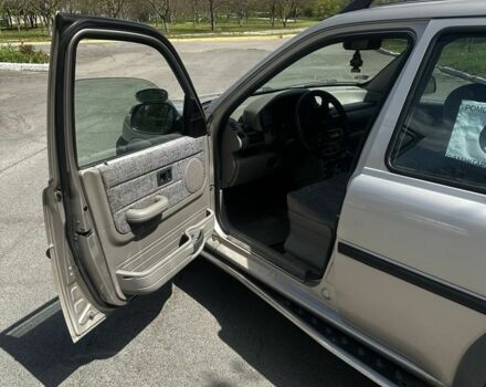 Сірий Ленд Ровер Freelander, об'ємом двигуна 2 л та пробігом 250 тис. км за 3100 $, фото 6 на Automoto.ua