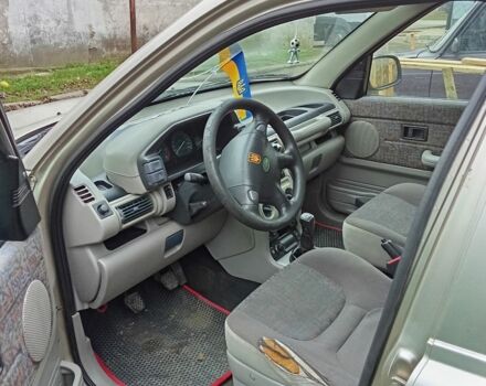 Серый Ленд Ровер Фрилендер, объемом двигателя 2 л и пробегом 350 тыс. км за 2900 $, фото 5 на Automoto.ua