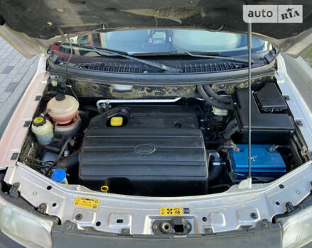 Сірий Ленд Ровер Freelander, об'ємом двигуна 2 л та пробігом 251 тис. км за 3850 $, фото 42 на Automoto.ua