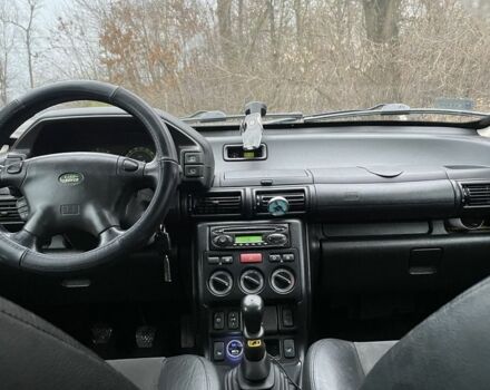 Серый Ленд Ровер Фрилендер, объемом двигателя 2 л и пробегом 386 тыс. км за 3500 $, фото 4 на Automoto.ua