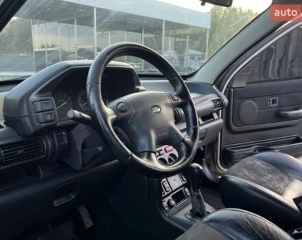 Серый Ленд Ровер Фрилендер, объемом двигателя 2.5 л и пробегом 260 тыс. км за 4499 $, фото 25 на Automoto.ua