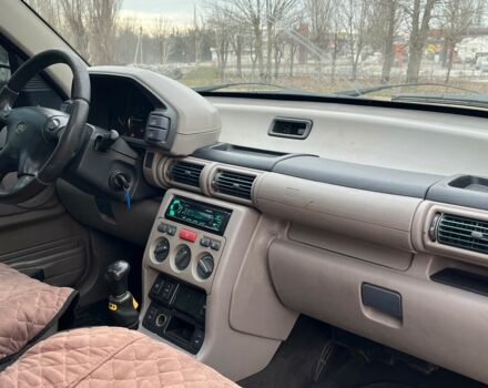 Сірий Ленд Ровер Freelander, об'ємом двигуна 2 л та пробігом 219 тис. км за 4200 $, фото 9 на Automoto.ua