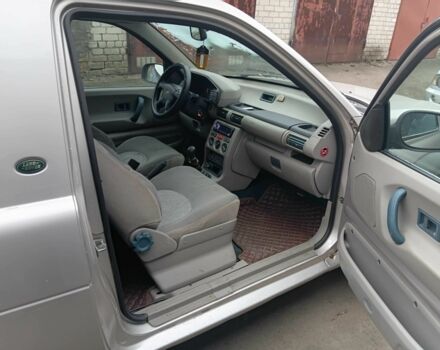 Серый Ленд Ровер Фрилендер, объемом двигателя 2 л и пробегом 200 тыс. км за 2800 $, фото 7 на Automoto.ua