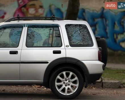 Серый Ленд Ровер Фрилендер, объемом двигателя 2.5 л и пробегом 227 тыс. км за 6799 $, фото 3 на Automoto.ua