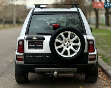 Серый Ленд Ровер Фрилендер, объемом двигателя 2.5 л и пробегом 227 тыс. км за 6799 $, фото 6 на Automoto.ua