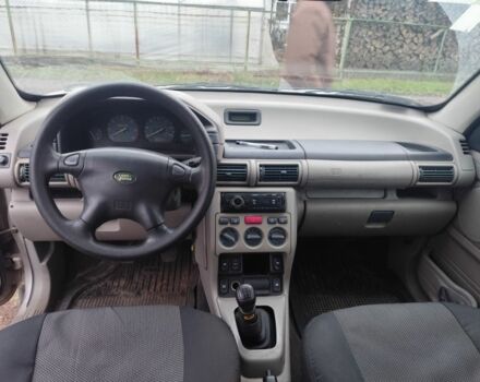 Сірий Ленд Ровер Freelander, об'ємом двигуна 2 л та пробігом 340 тис. км за 2100 $, фото 2 на Automoto.ua