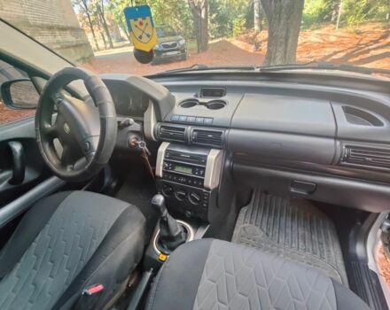 Серый Ленд Ровер Фрилендер, объемом двигателя 0 л и пробегом 256 тыс. км за 4000 $, фото 4 на Automoto.ua