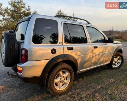 Серый Ленд Ровер Фрилендер, объемом двигателя 1.95 л и пробегом 323 тыс. км за 6000 $, фото 85 на Automoto.ua