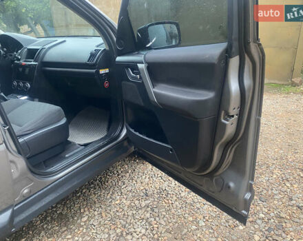 Серый Ленд Ровер Фрилендер, объемом двигателя 2.2 л и пробегом 210 тыс. км за 8000 $, фото 9 на Automoto.ua