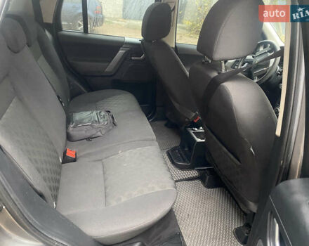 Серый Ленд Ровер Фрилендер, объемом двигателя 2.2 л и пробегом 210 тыс. км за 8000 $, фото 13 на Automoto.ua