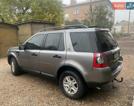 Серый Ленд Ровер Фрилендер, объемом двигателя 2.2 л и пробегом 210 тыс. км за 8000 $, фото 6 на Automoto.ua