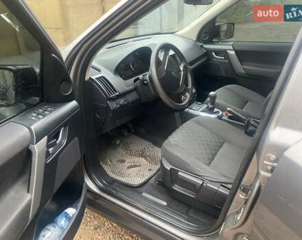 Серый Ленд Ровер Фрилендер, объемом двигателя 2.2 л и пробегом 210 тыс. км за 8000 $, фото 17 на Automoto.ua